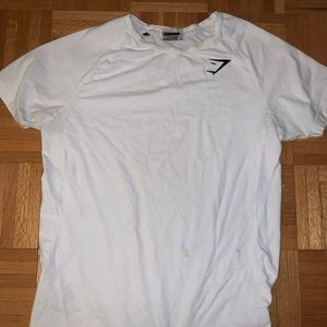 White gymshark top.